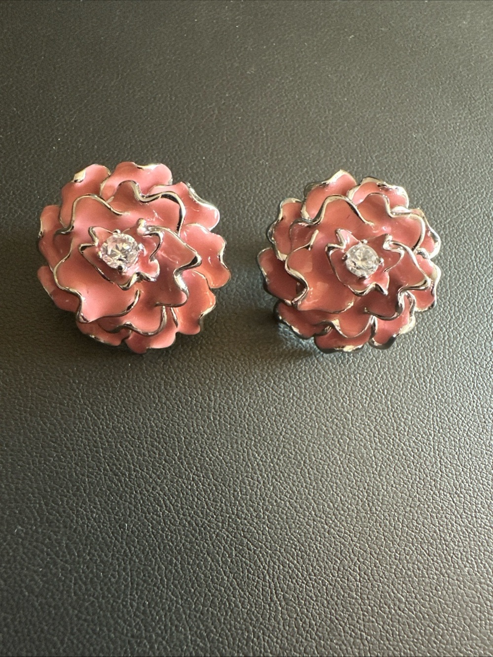 VTG Pink Enamel Flower Clip-On Earrings Rhinestone Center Silver Tone
